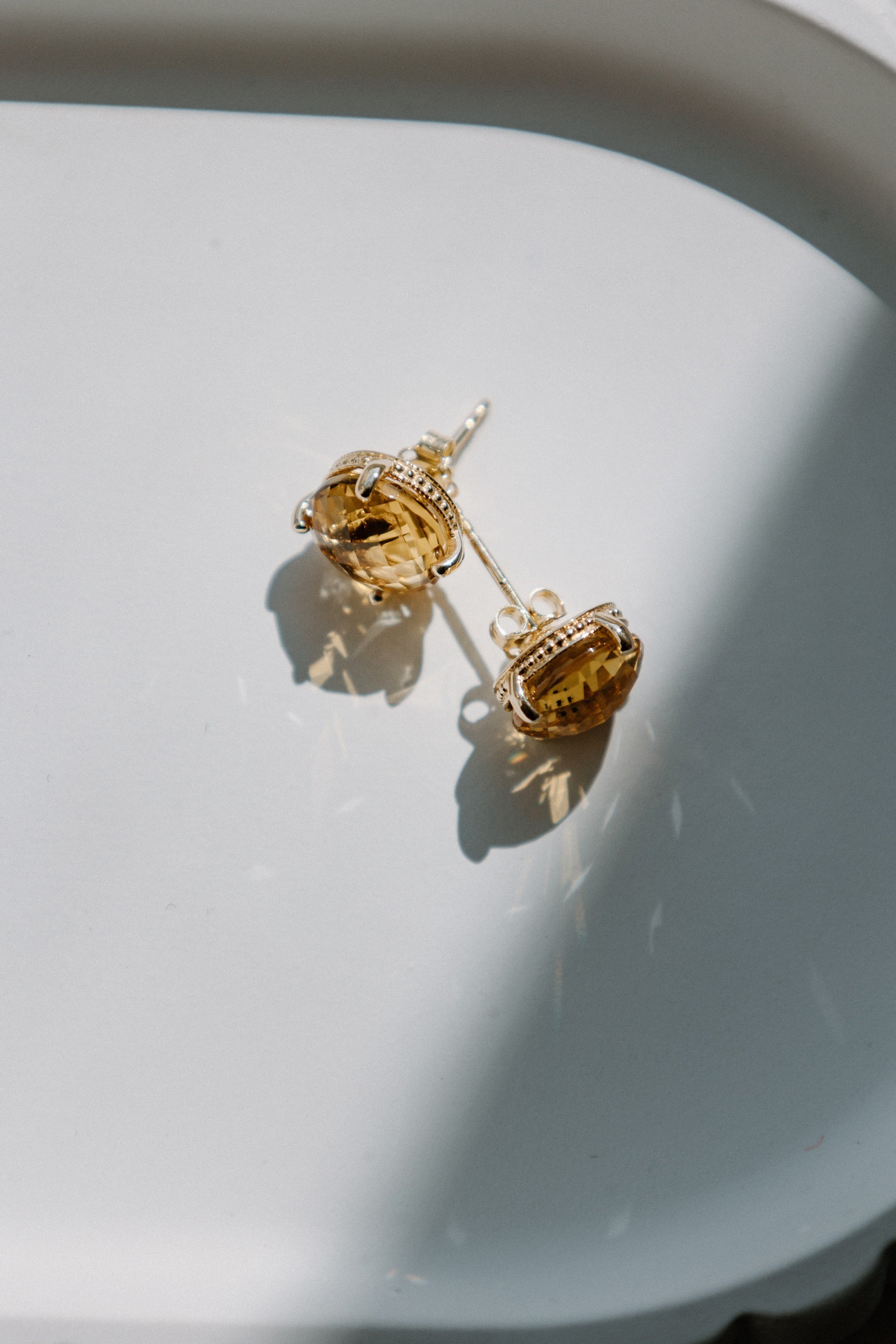 Boutons d'oreilles Citrines checkerboard