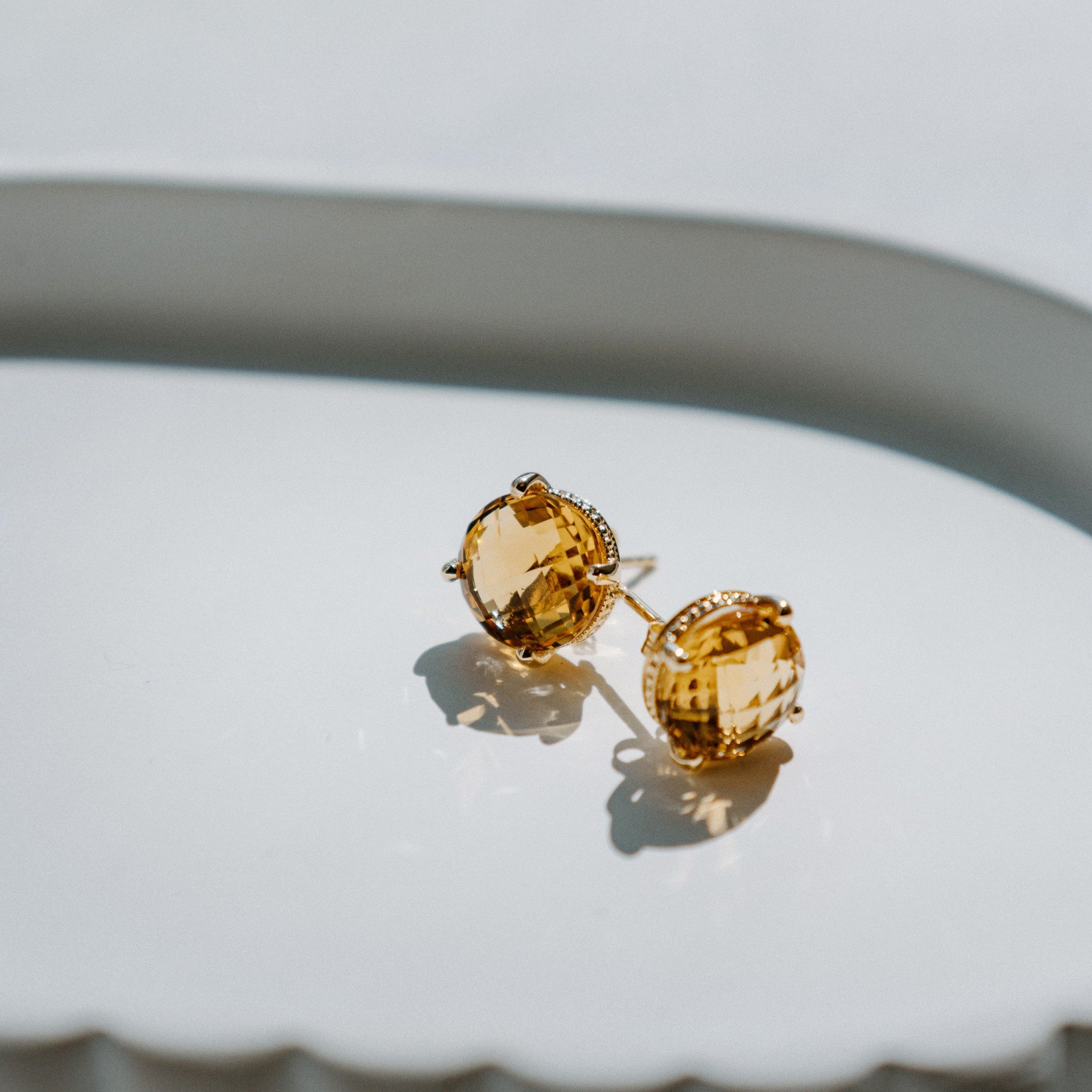 Boutons d'oreilles Citrines checkerboard