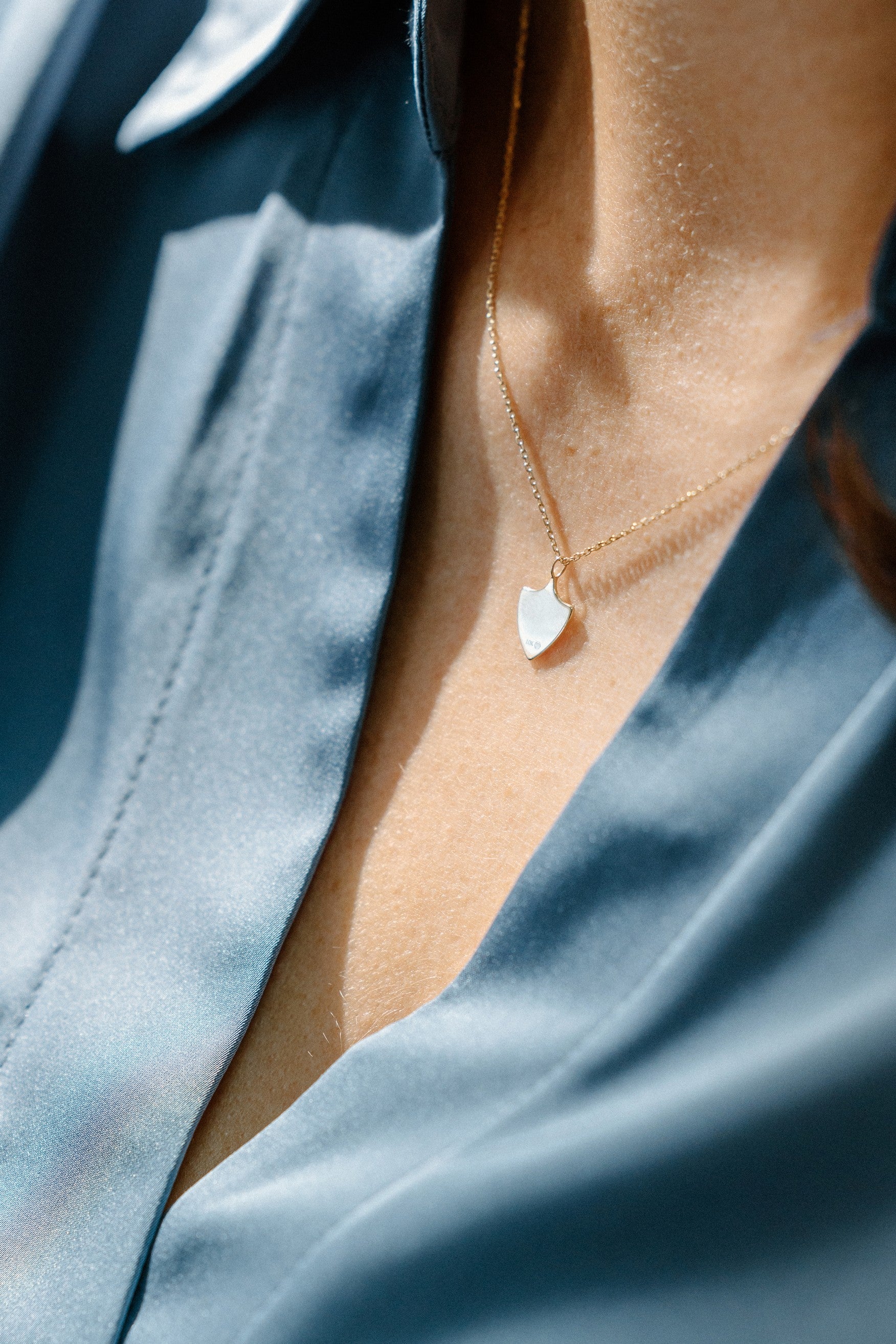 Collier bouclier
