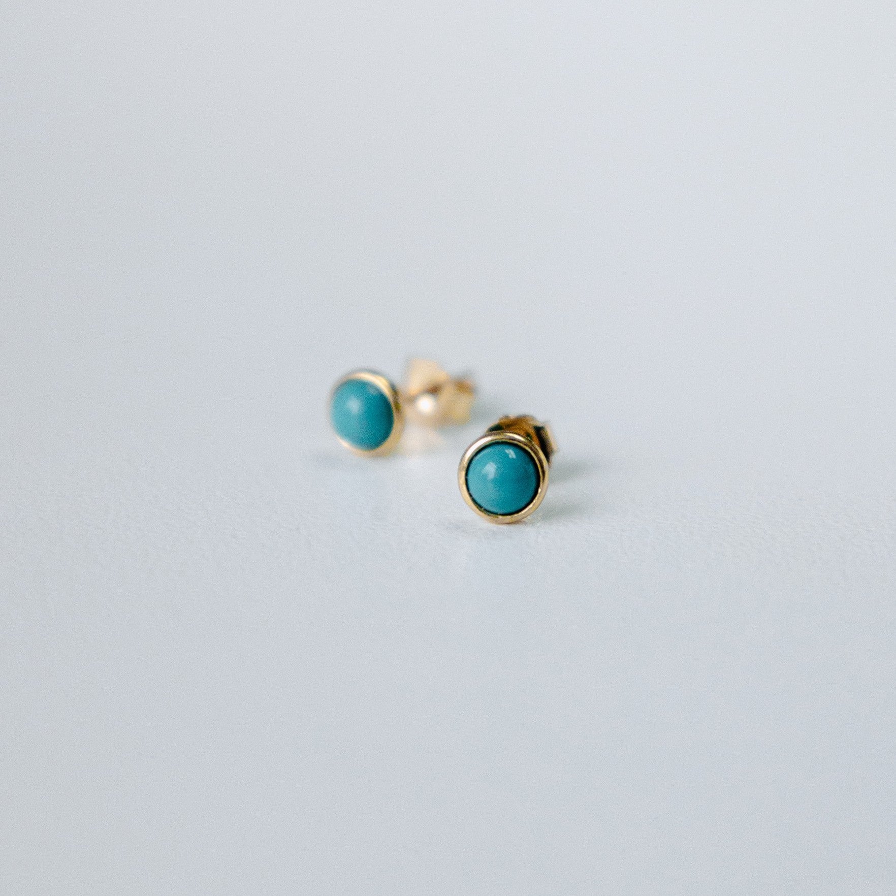 Boutons d'oreilles turquoise_Bezel