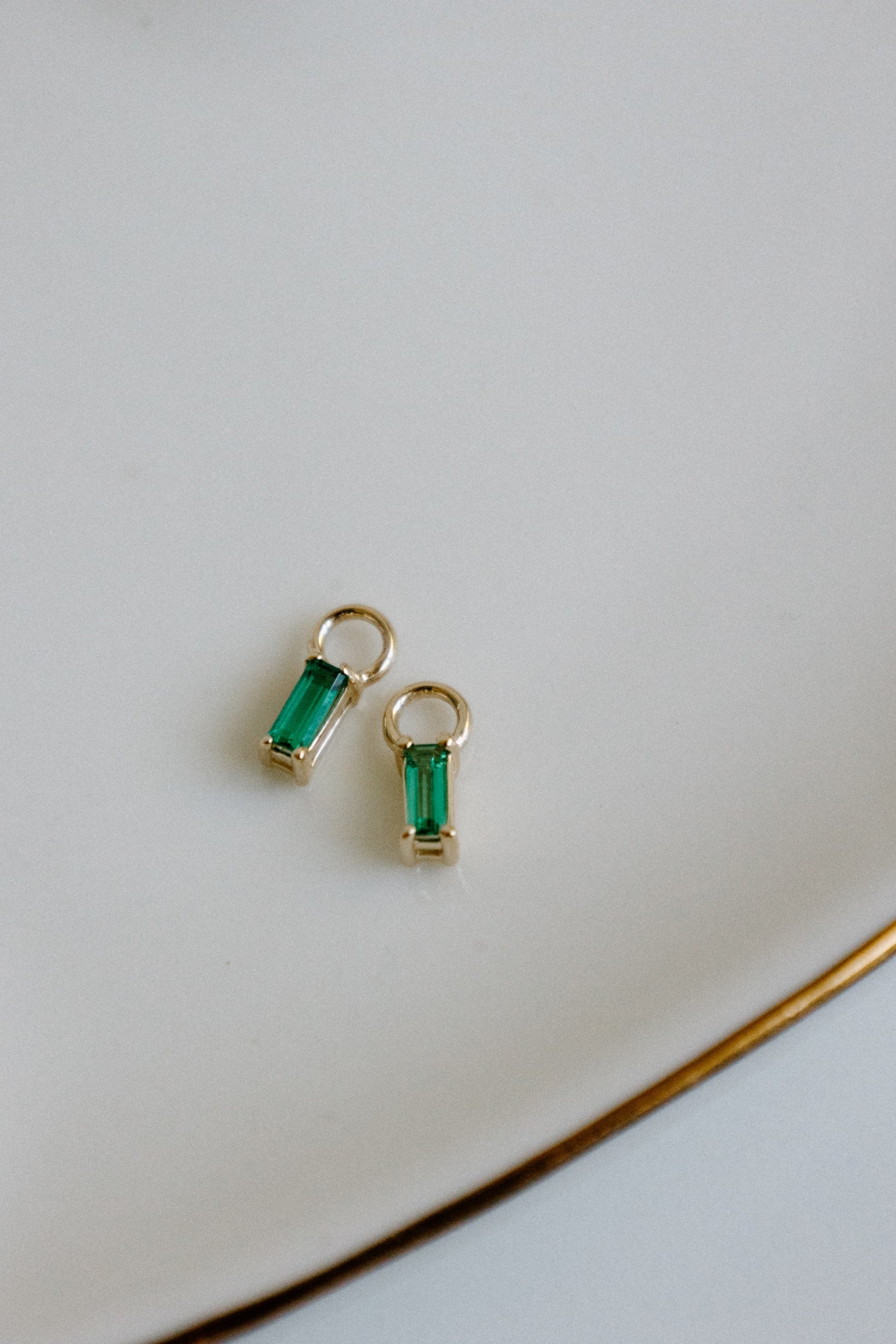 Breloques Émeraude ou Rubis (Boucles d'oreilles)