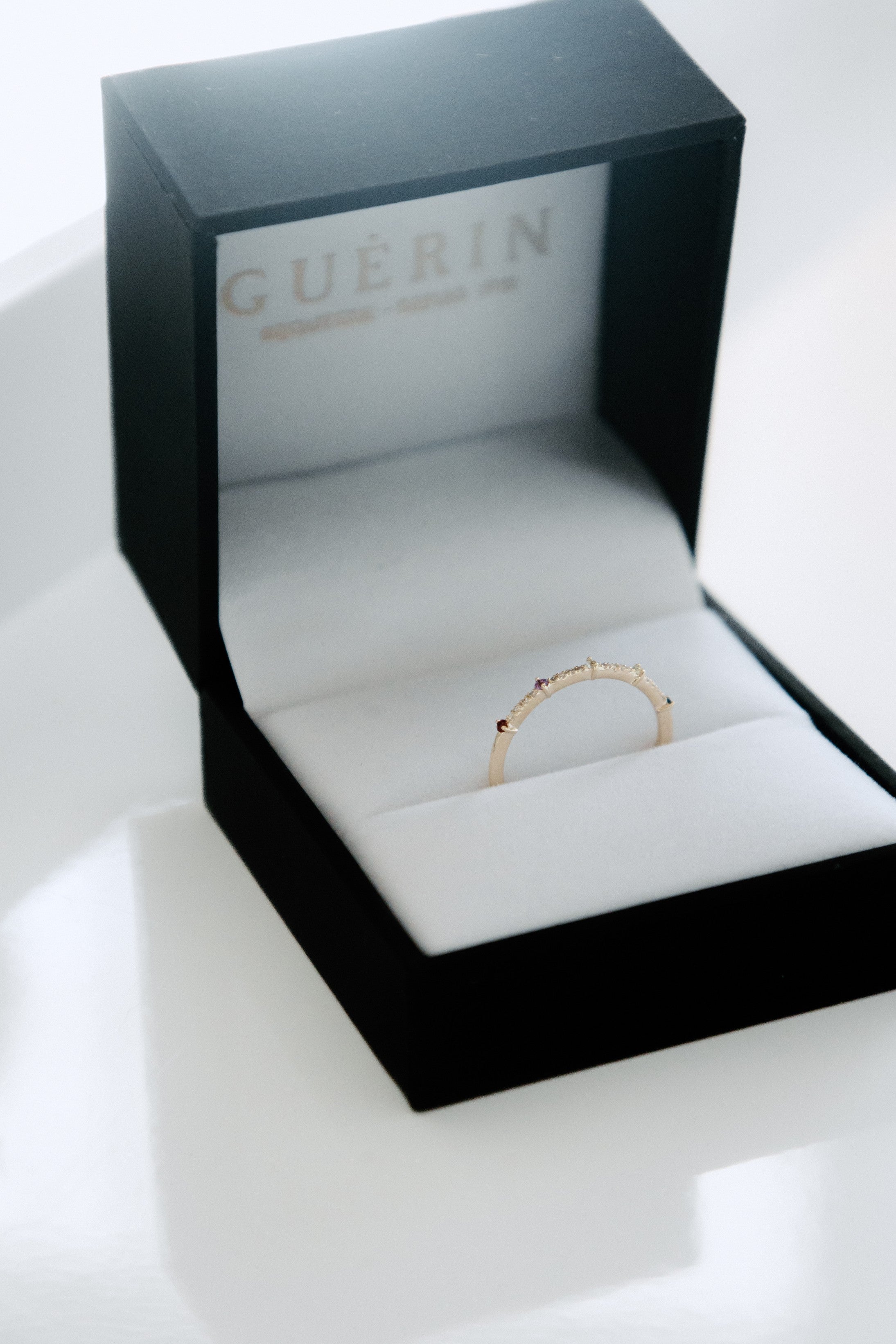 Bague familiale minimaliste (5 pierres & diamants)
