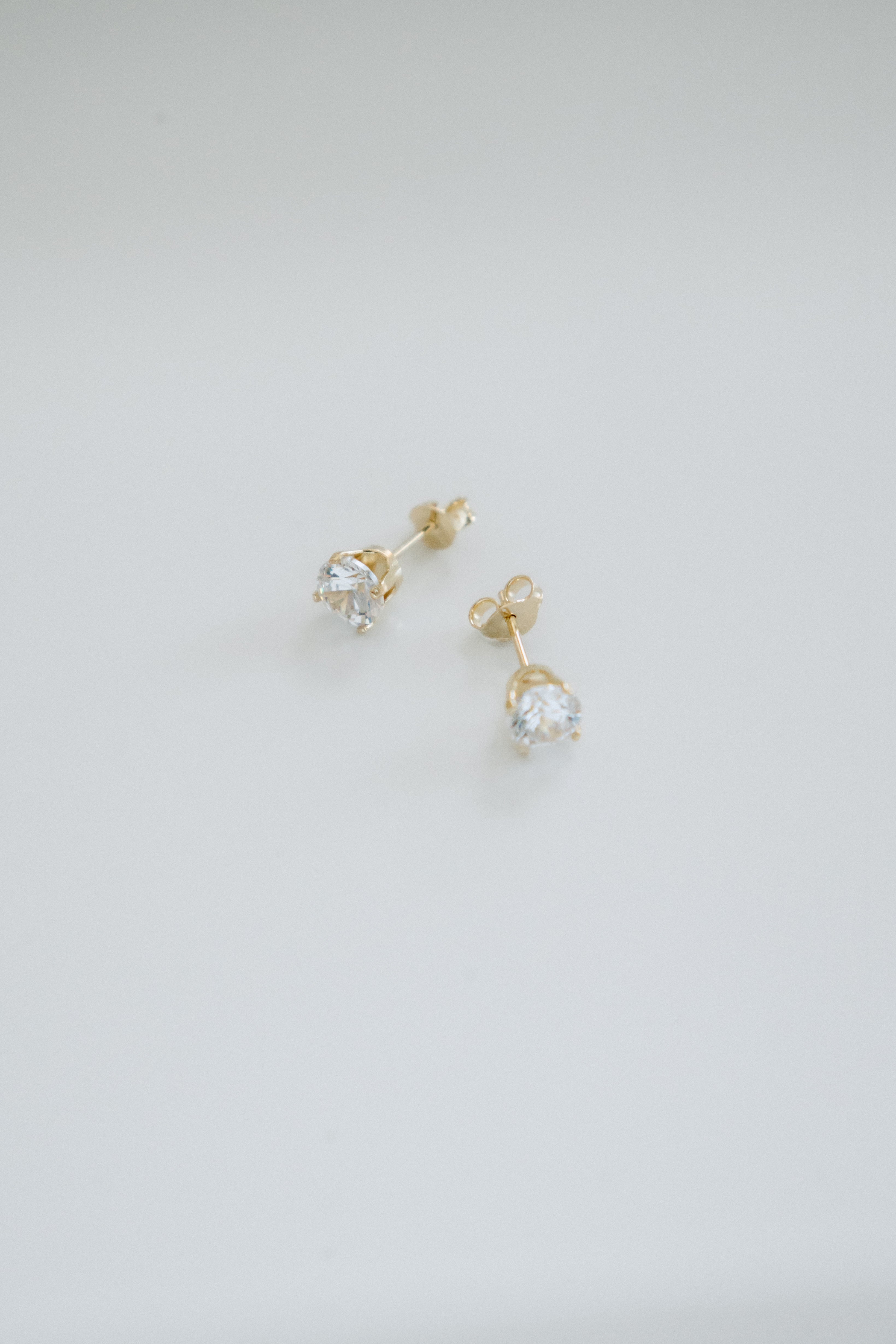 Boutons d'oreilles scintillants (6mm)