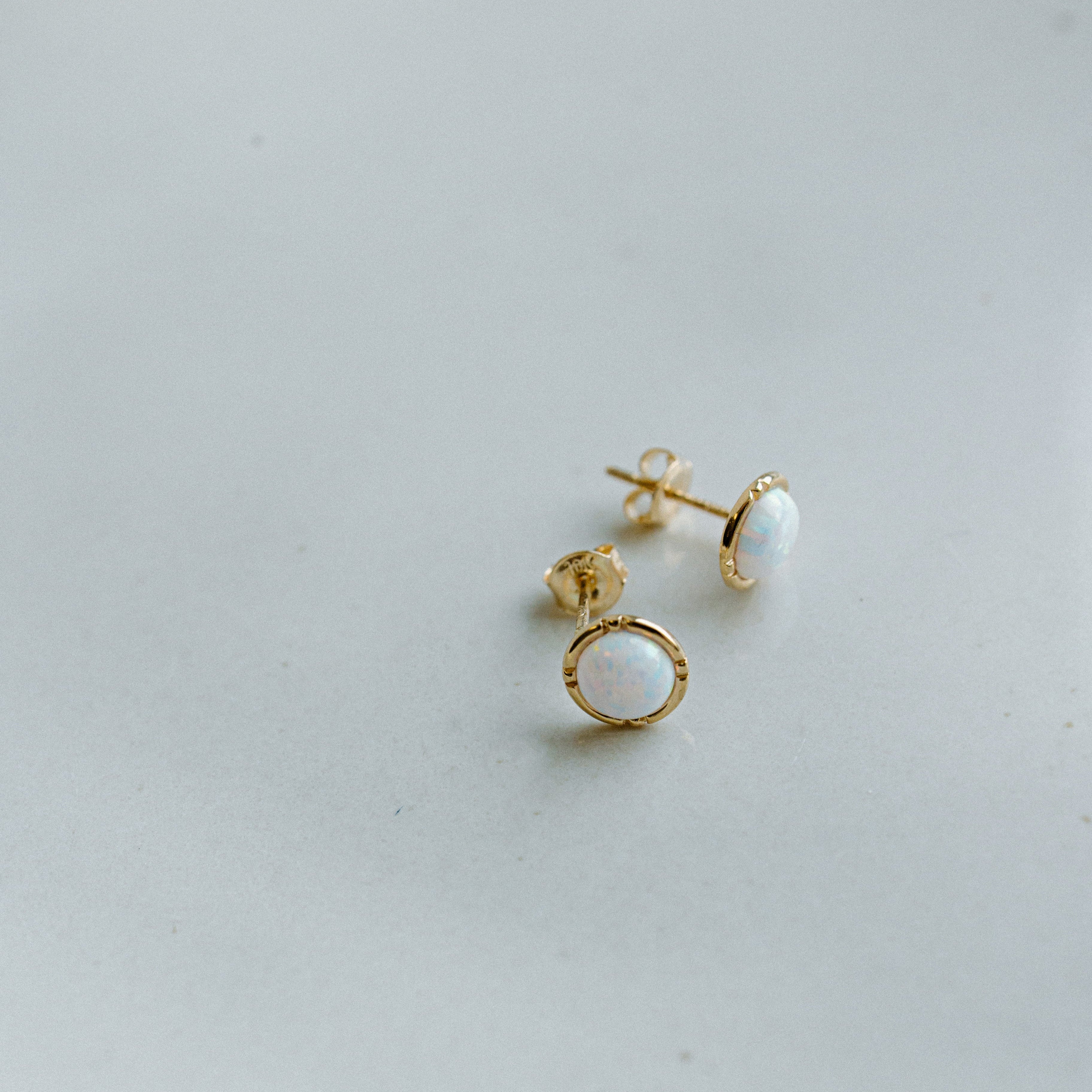Boutons d'oreilles Opale_Bezel