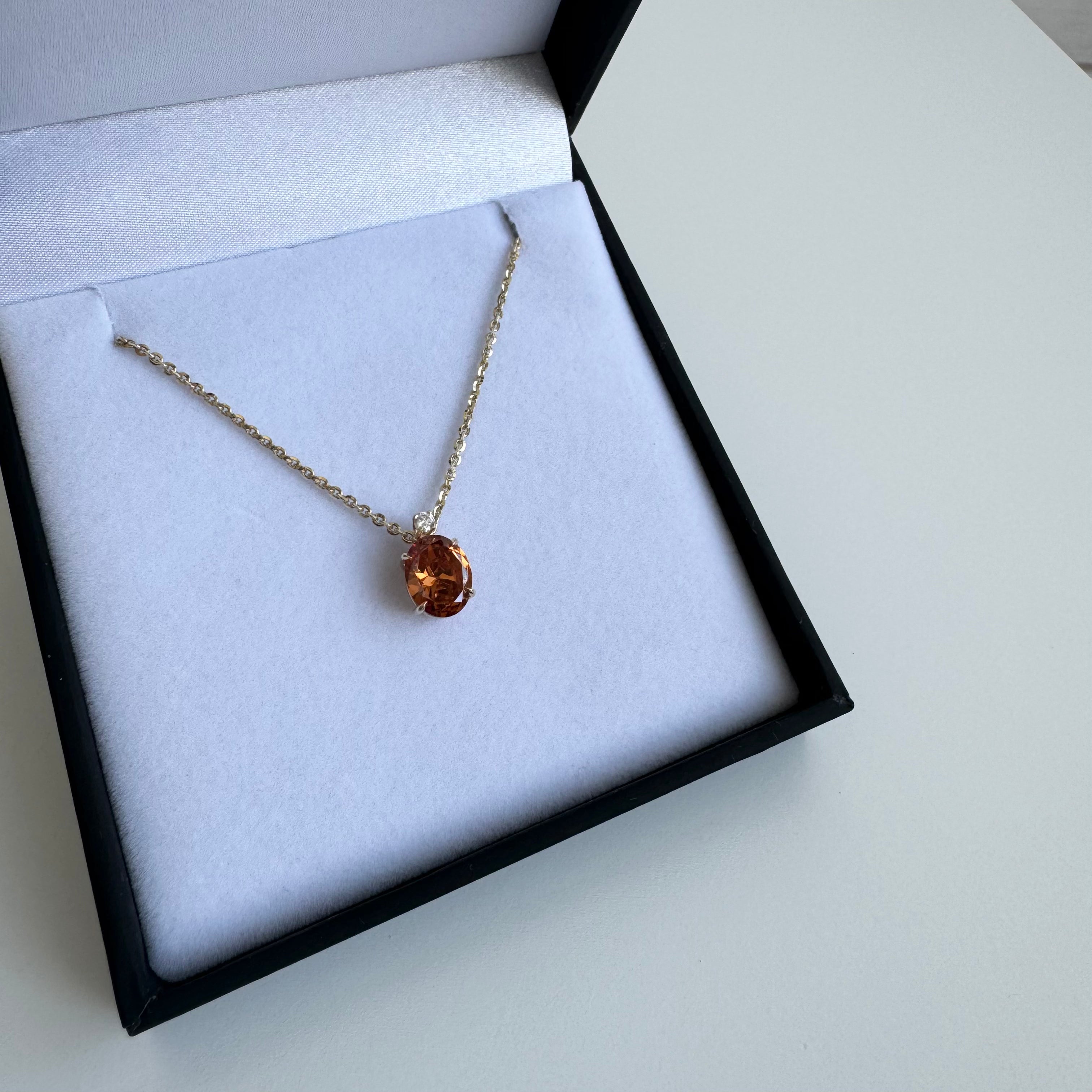 Pendentif royal orangé