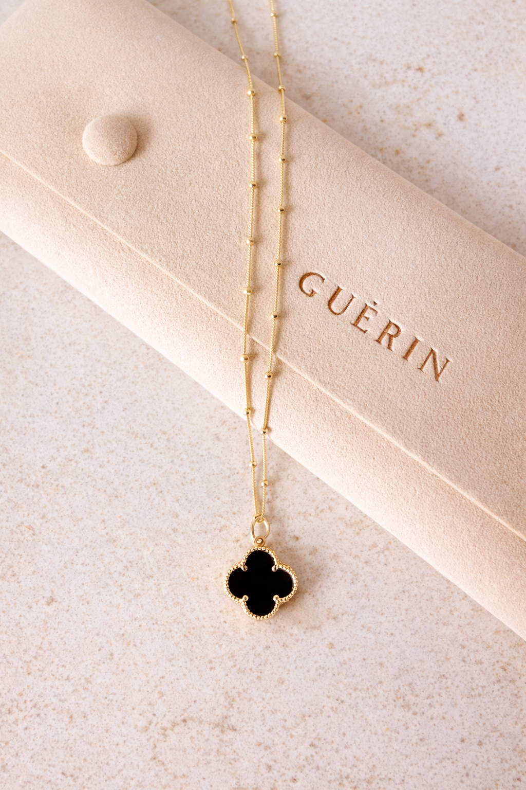 Pendentif trèfle chanceux (onyx noir)