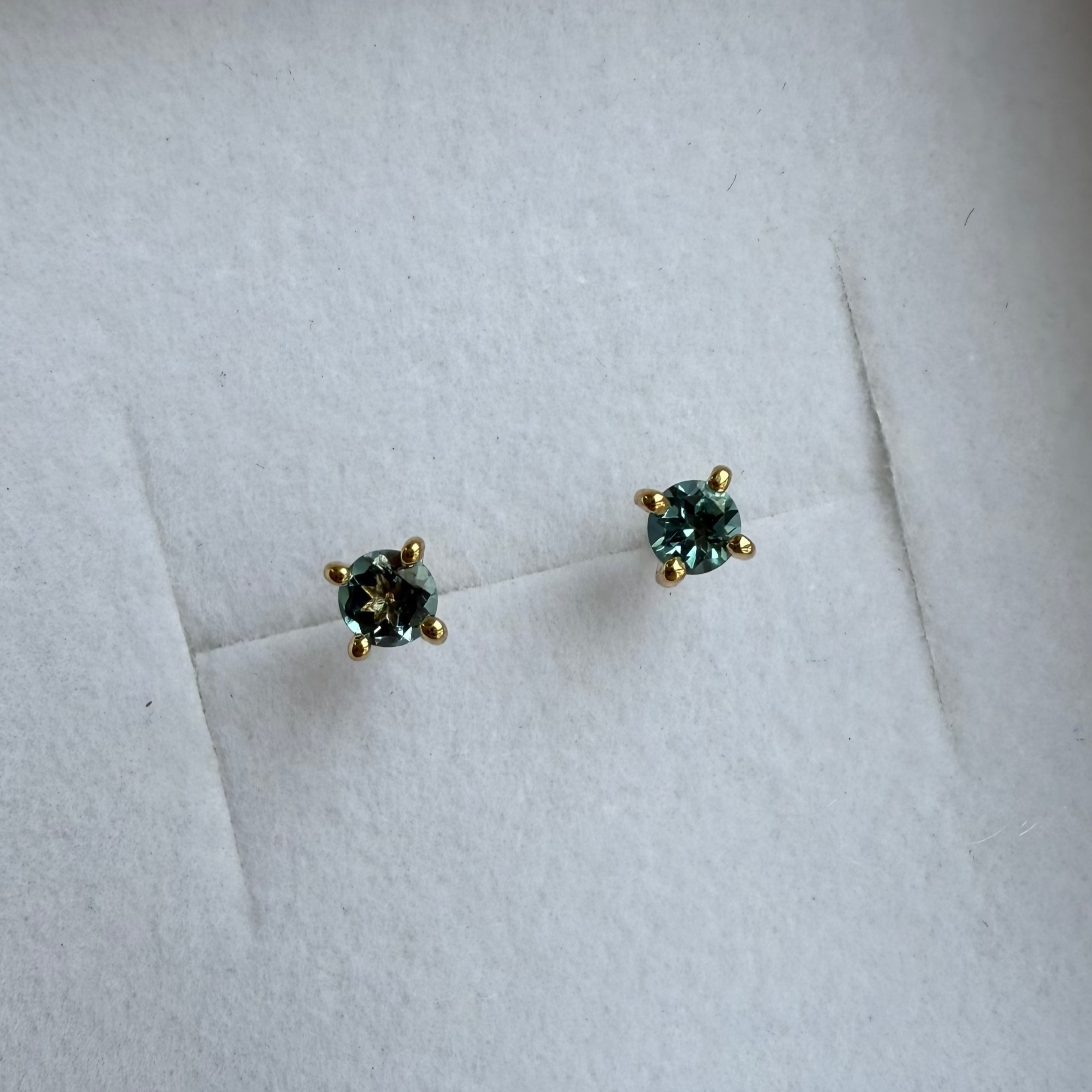 Boutons d'oreilles Topaze London blue (Pour l'Alzheimer)