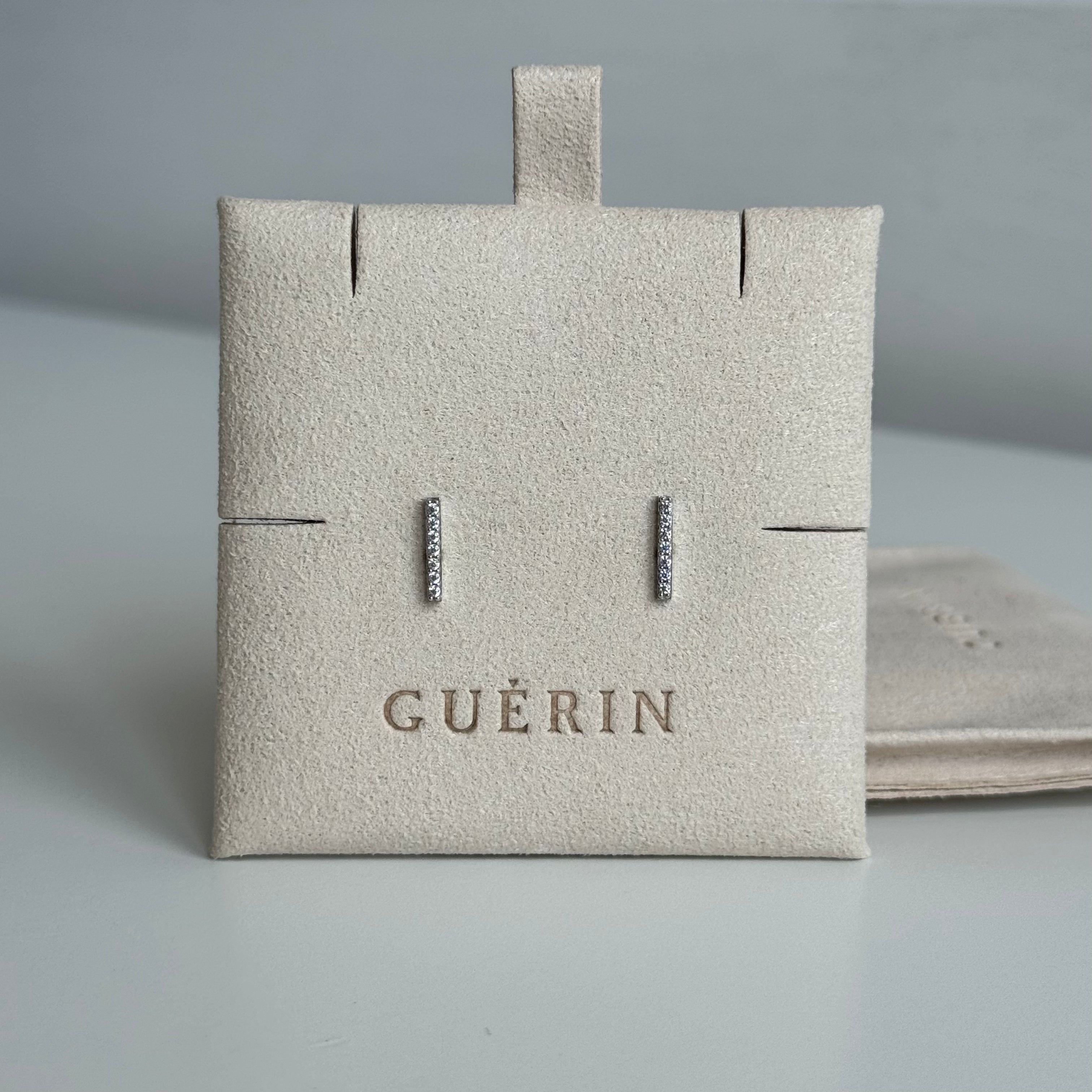 Tiges en or blanc avec pierres