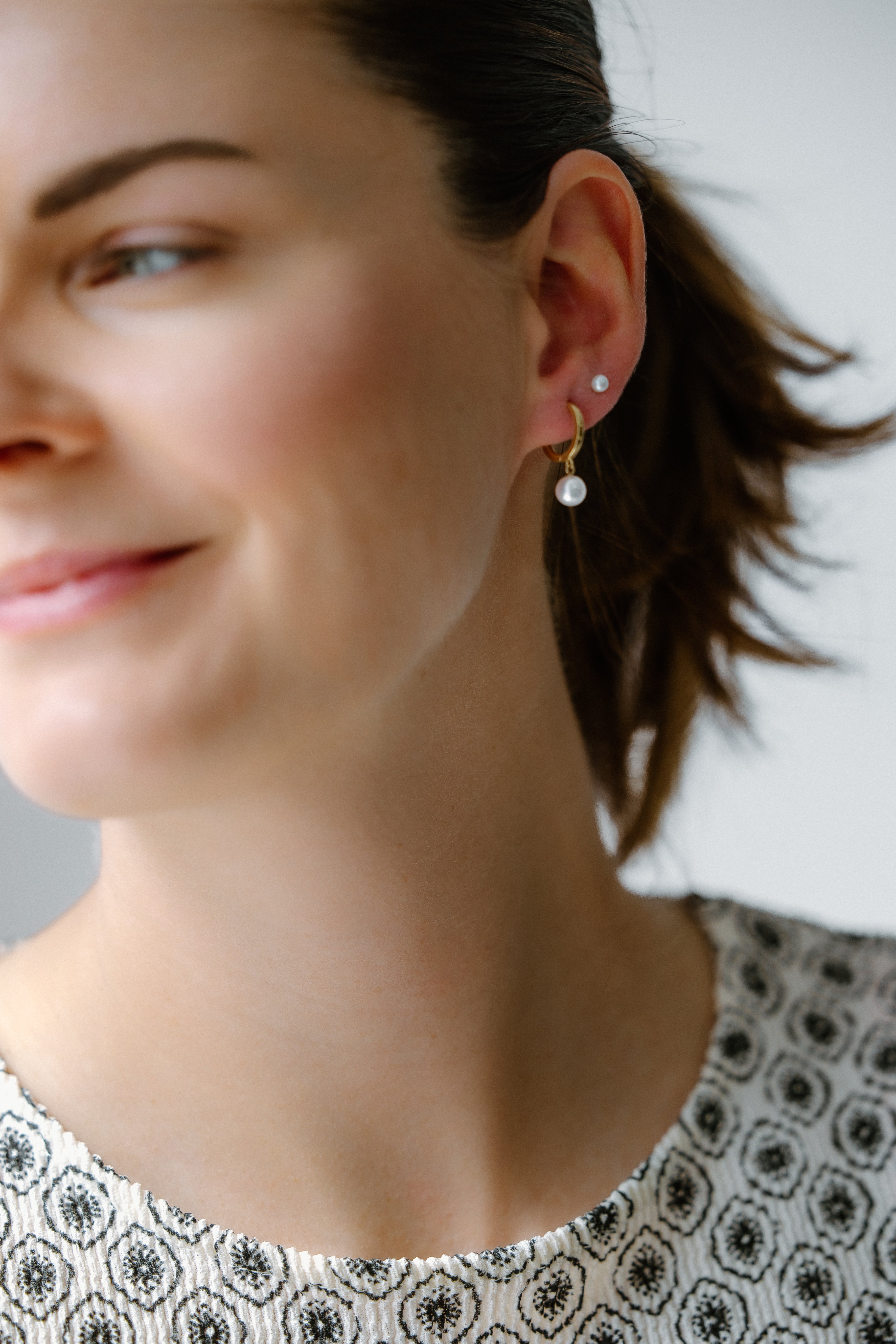 Boucles d'oreilles pendantes avec perles AKOYA
