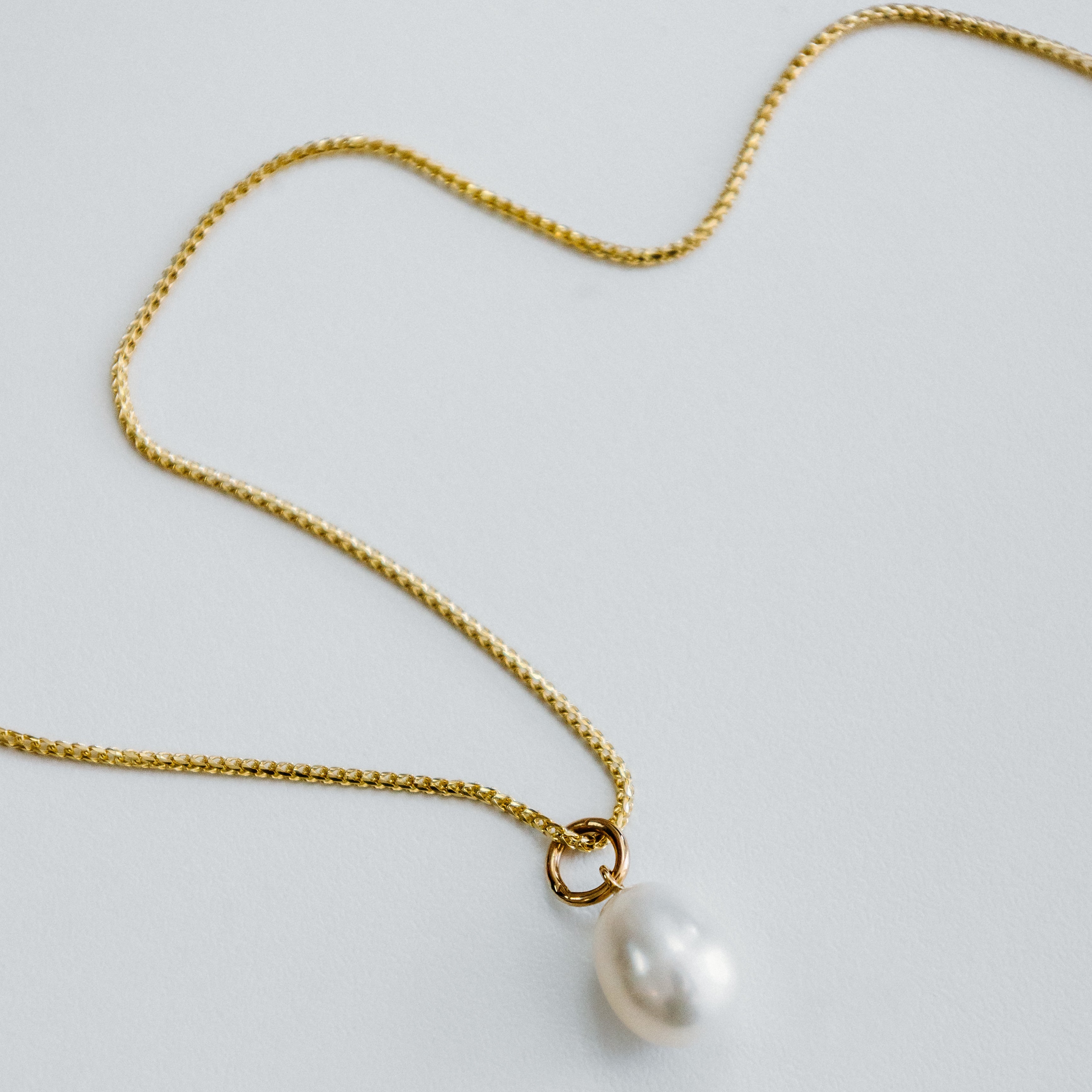Pendentif perle poire