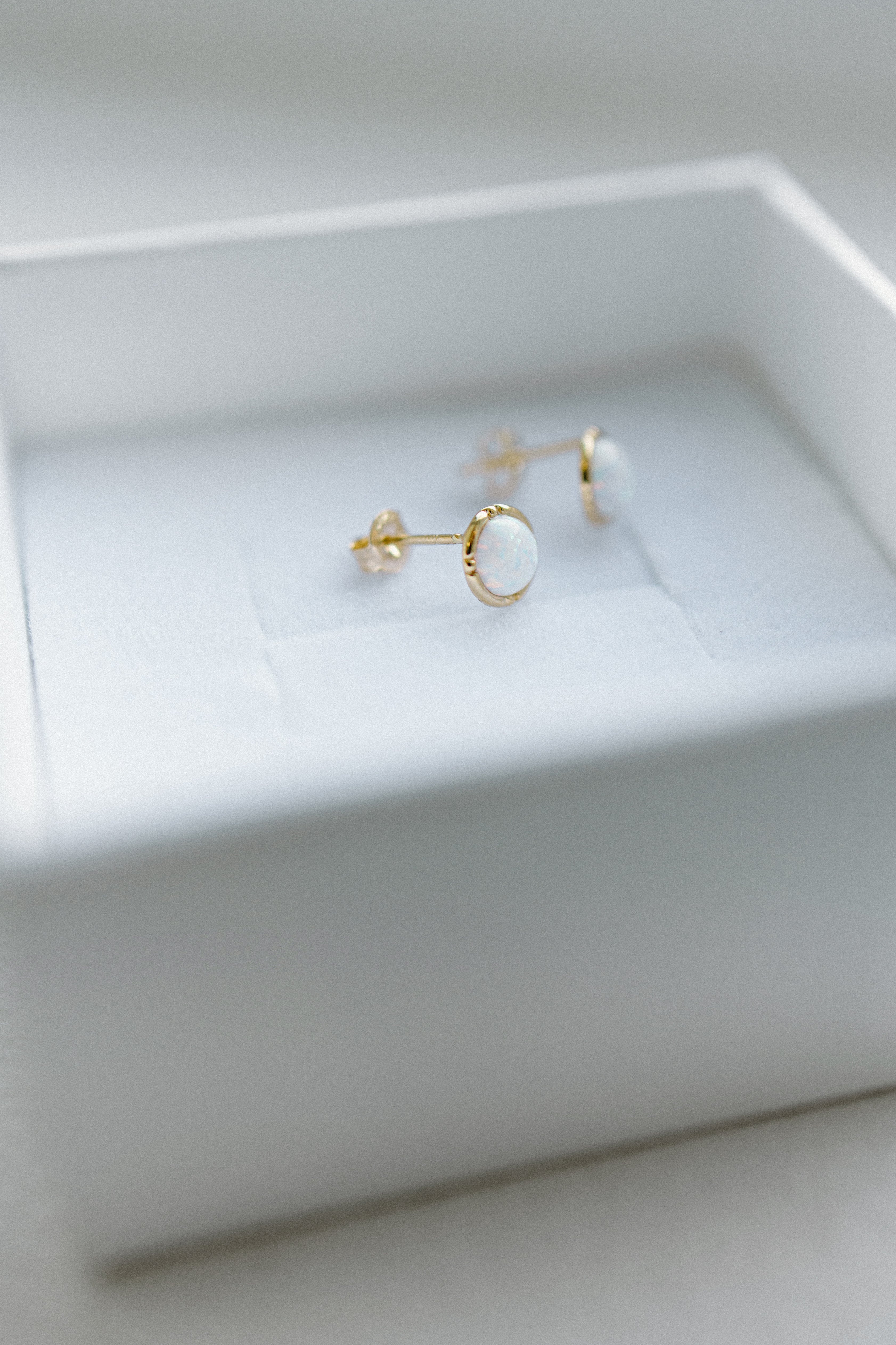 Boutons d'oreilles Opale_Bezel