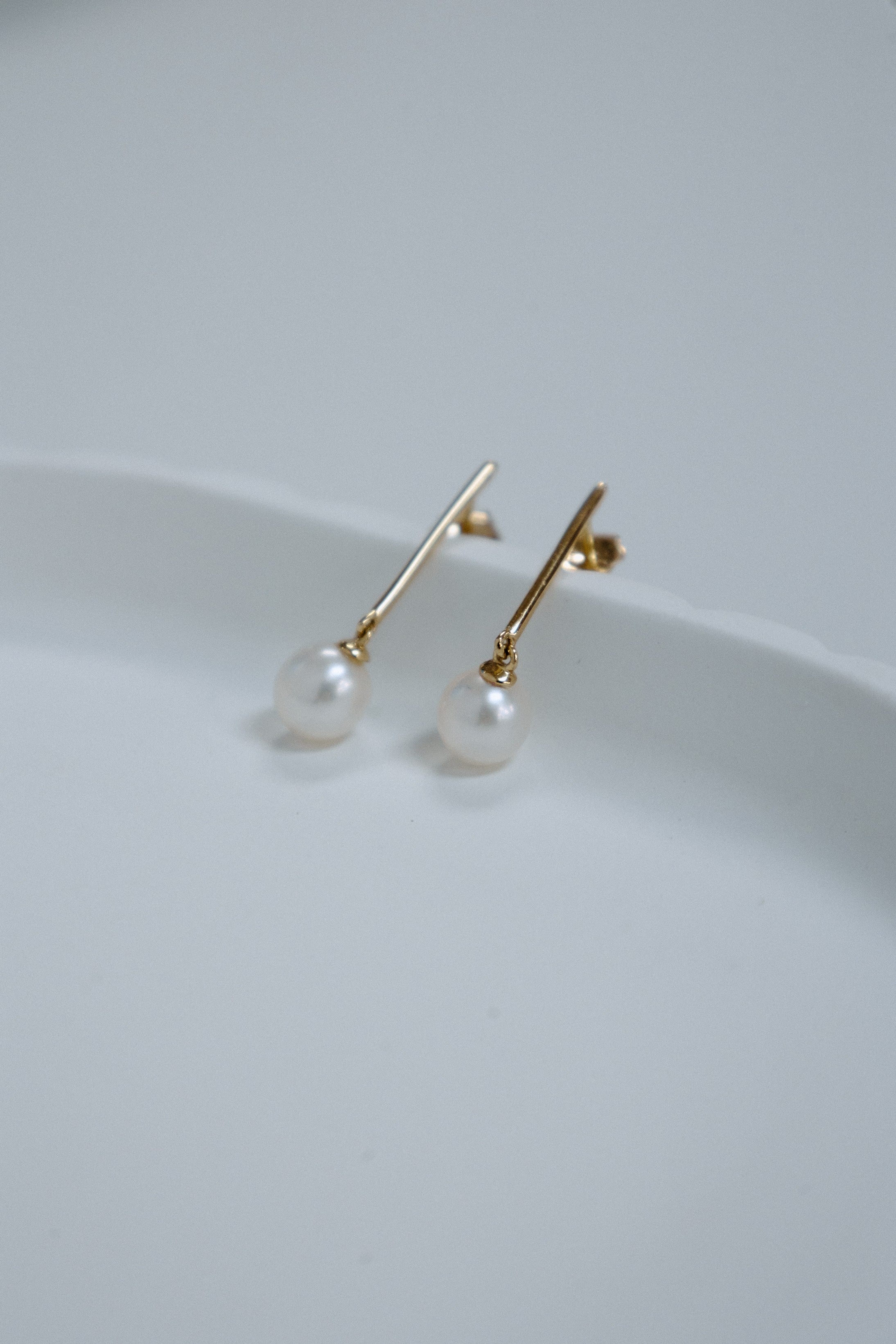 Boucles d'oreilles minimalistes en perles de culture d'eau douce