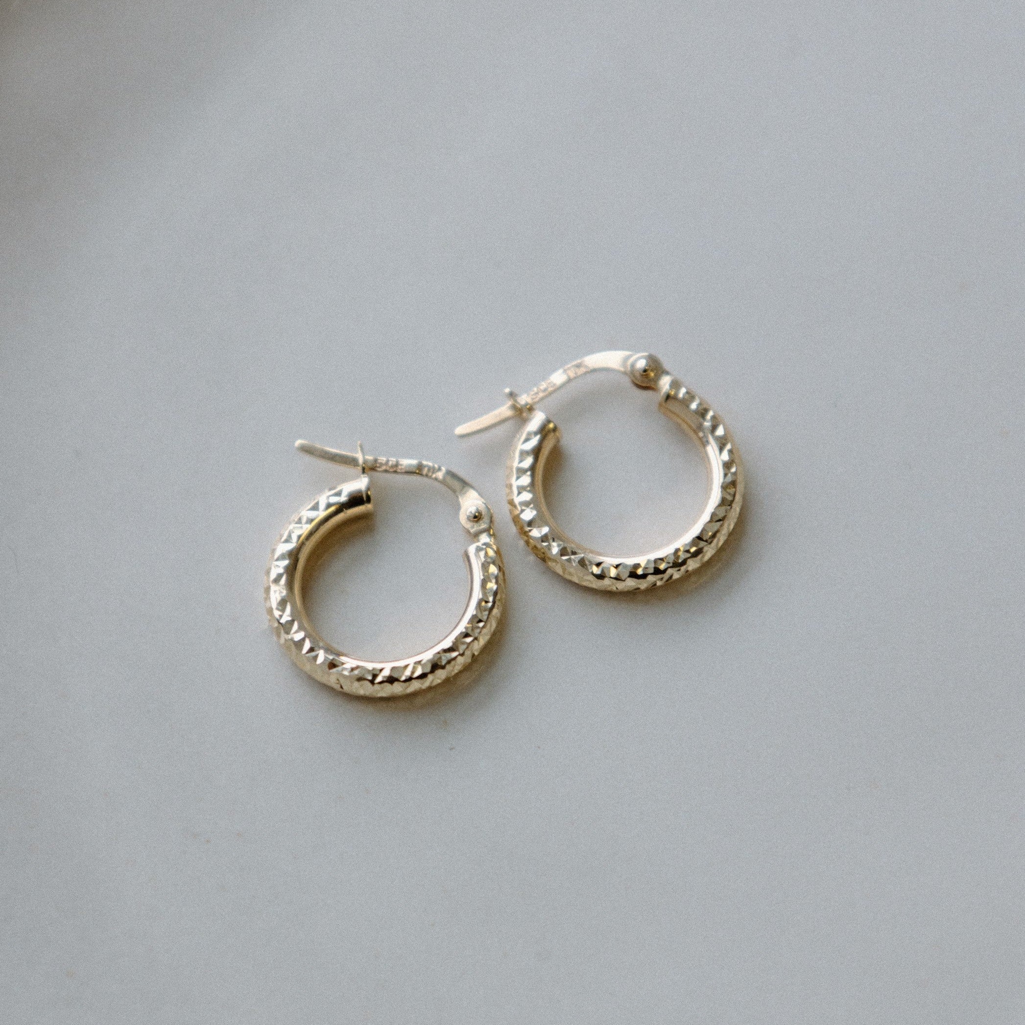 Petits anneaux texturés bold