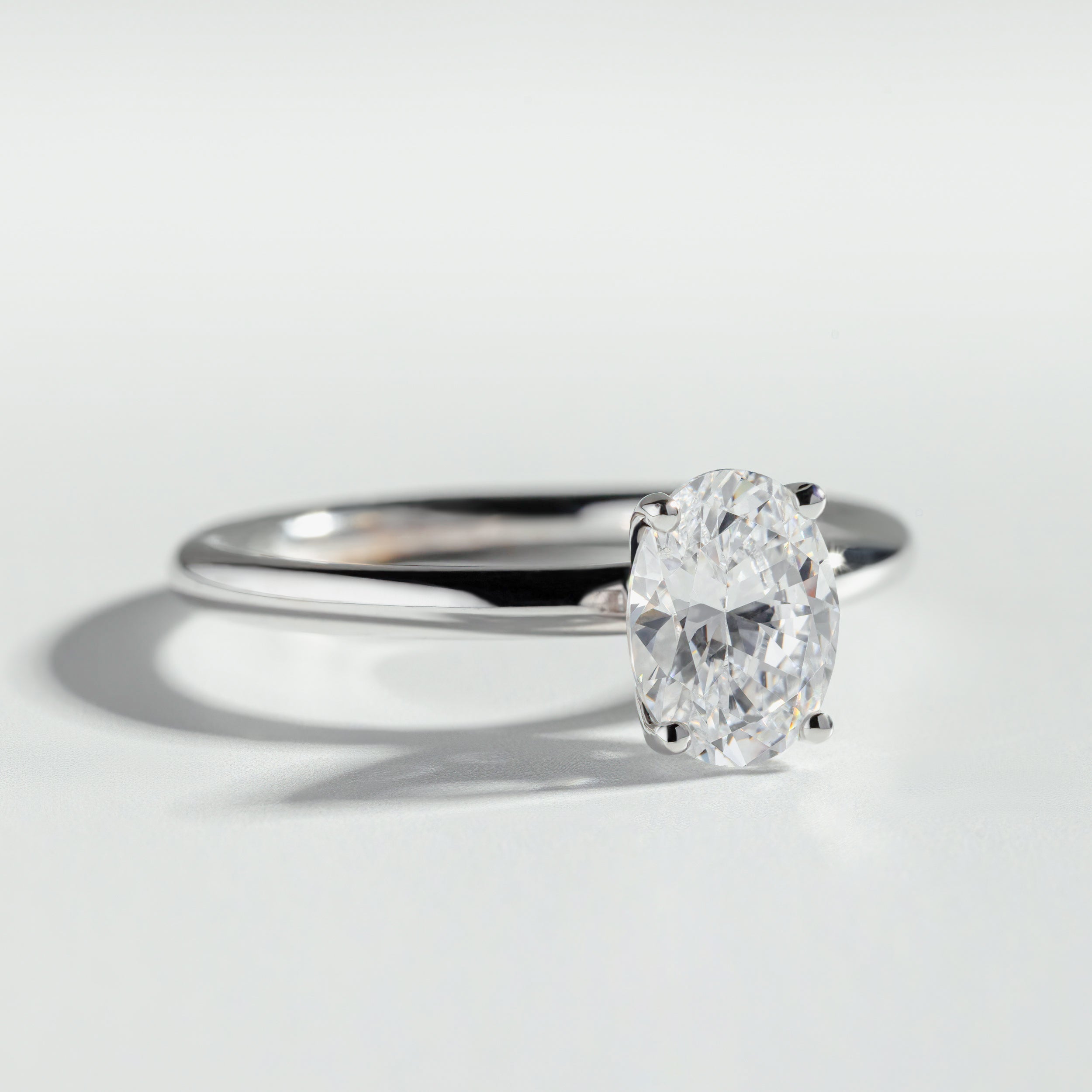 Bague Véronique (diamant oval)